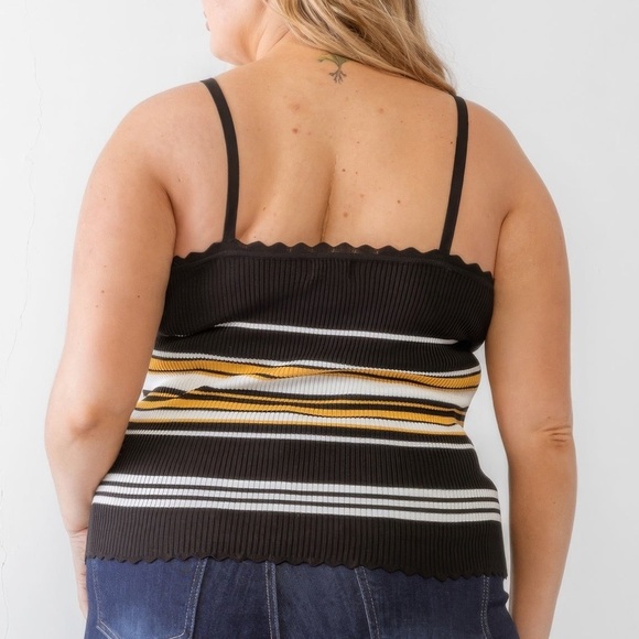 Ribbed Ruffle Tank Top - Picture 4 of 4